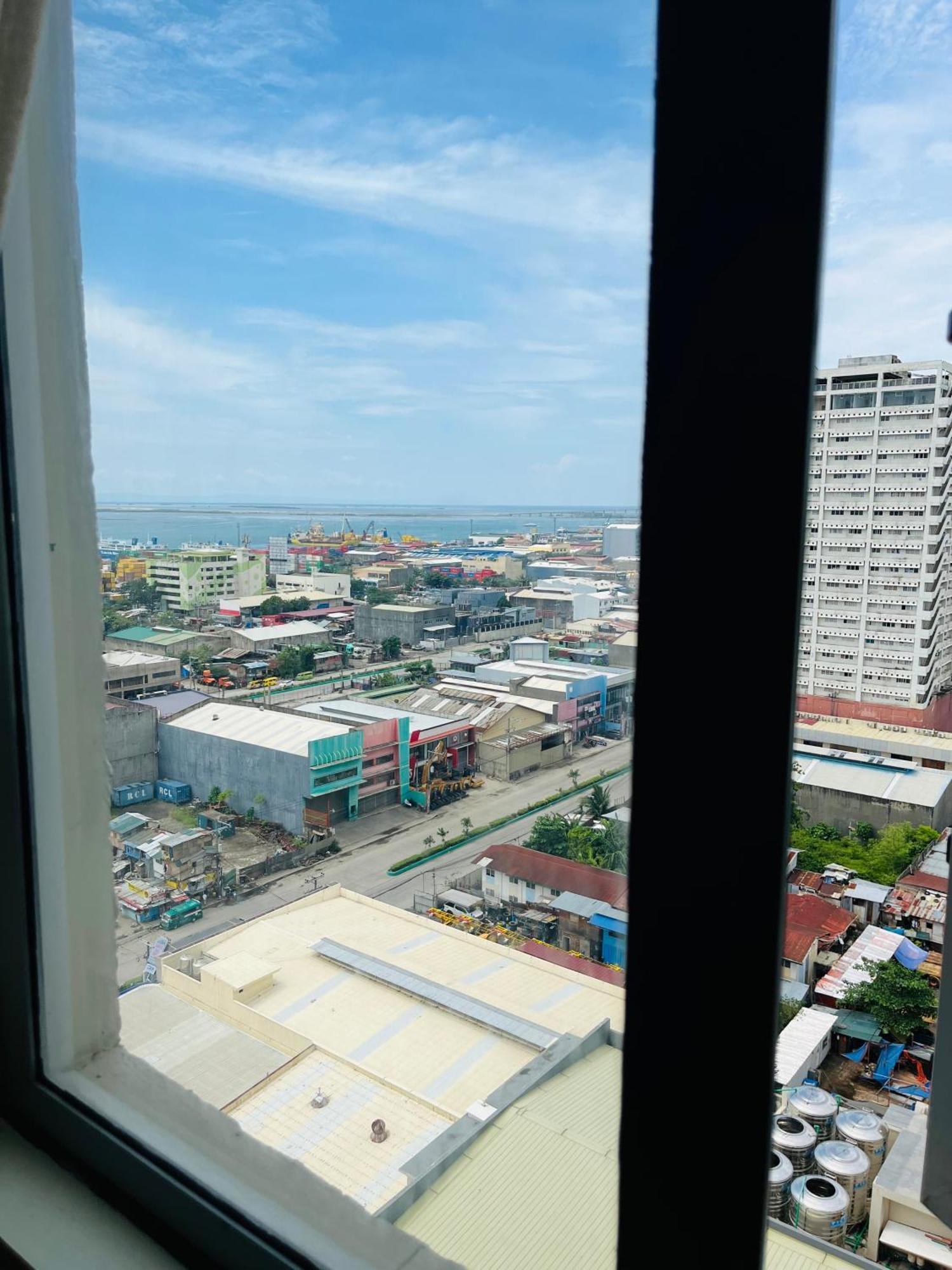 Aesthetic Functional Minimalist Space Sunvida Tower Sv1716 Cebu Luaran gambar